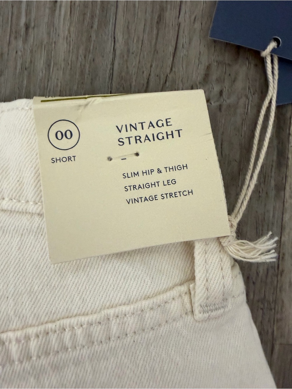 Universal Thread Women’s Vintage Straight Jeans — Cream